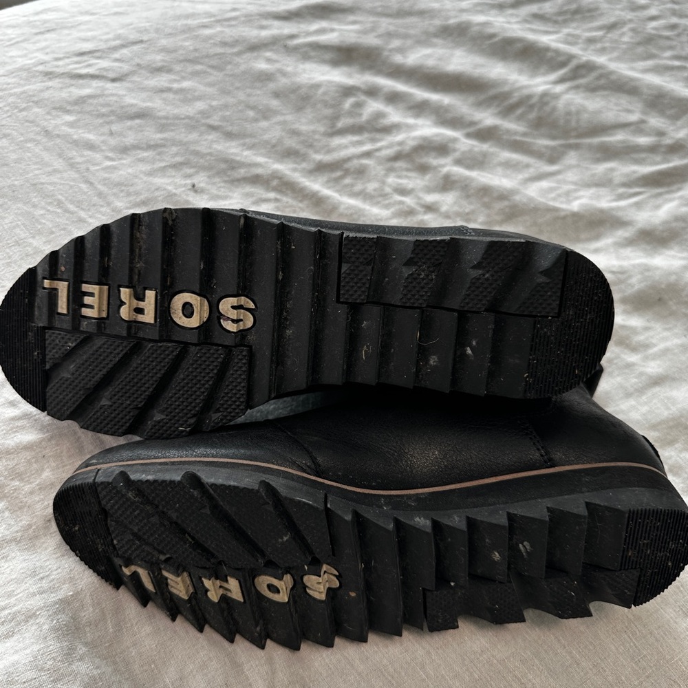 Women’s Sorel Harlow Chelsea boots